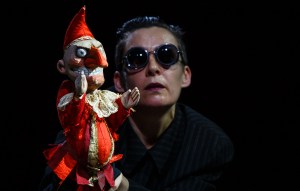 Sarah Wright in Dead Dog in a Suitcase (and other love songs) at Liverpool Everyman (c) Steve_Tanner